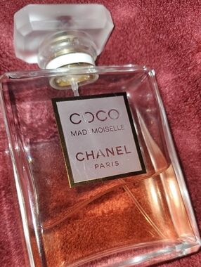 CHANEL Coco Mademoiselle Eau de Parfum - Pink Peach Liquid